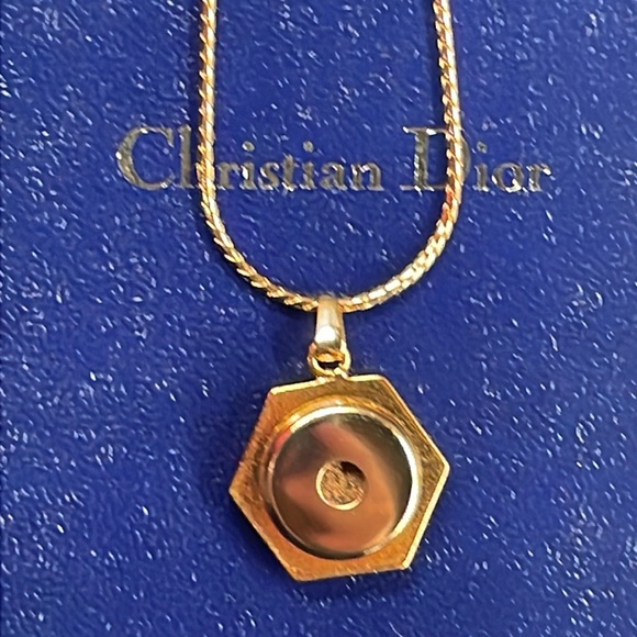 Vintage Christian Dior Gold Hexagon Perfume Diffuser Necklace - Picture 5 of 8